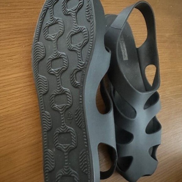 Ipanema Sling-back Cut-out Waterproof Shoe - Picture 4 of 4